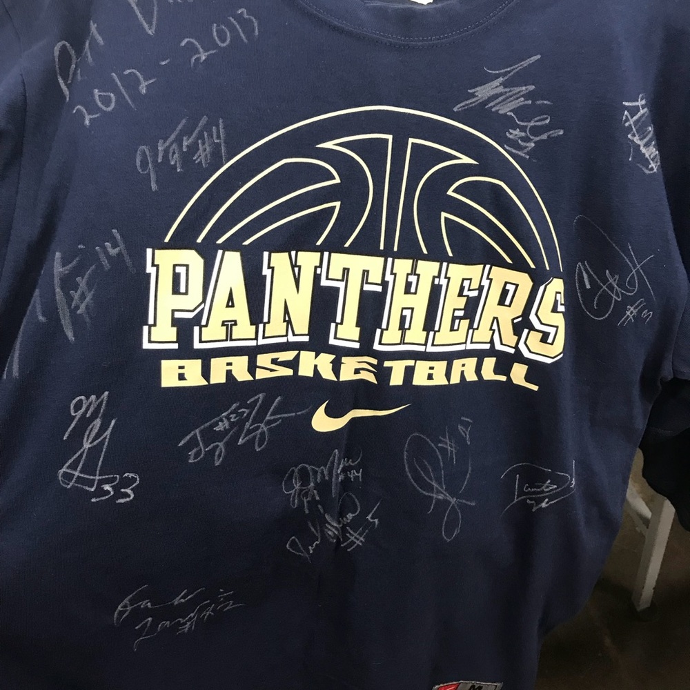 Pitt basketball 2012-2013 team sign t shirt